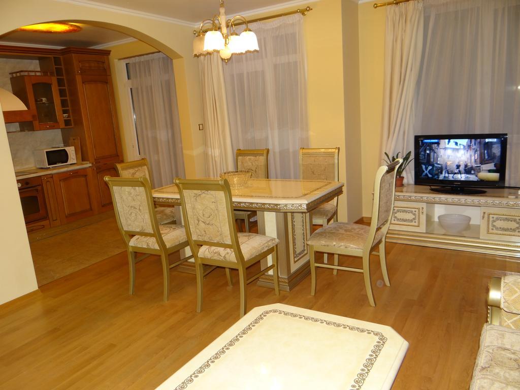 Luxury Versailles Apartments Center Opera بورغاس المظهر الخارجي الصورة